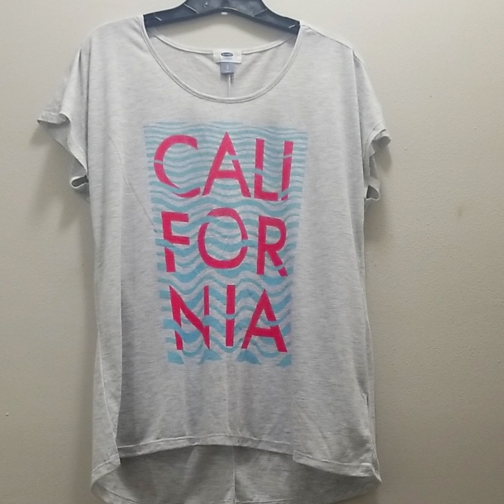 Old Navy Gray Graphic T-Shirt with Red and Blue Design. Size L